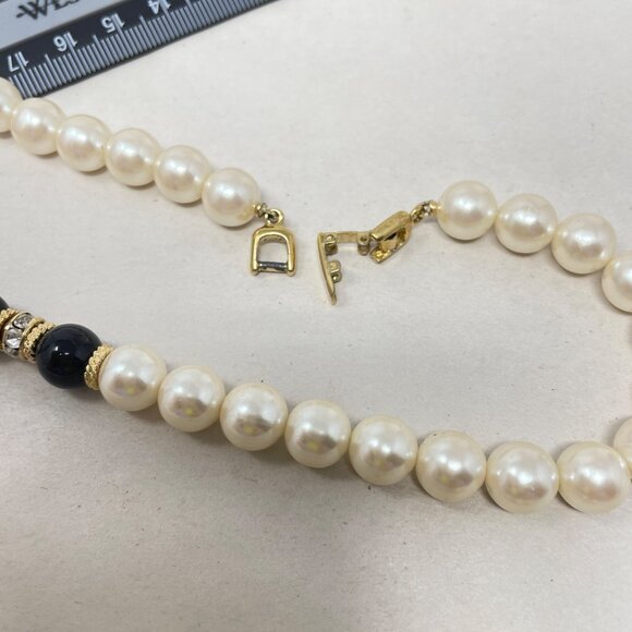 Vintage Beaded Necklaces Set of 2 Imitation Pearl Layering Classic Old Money - Picture 6 of 11